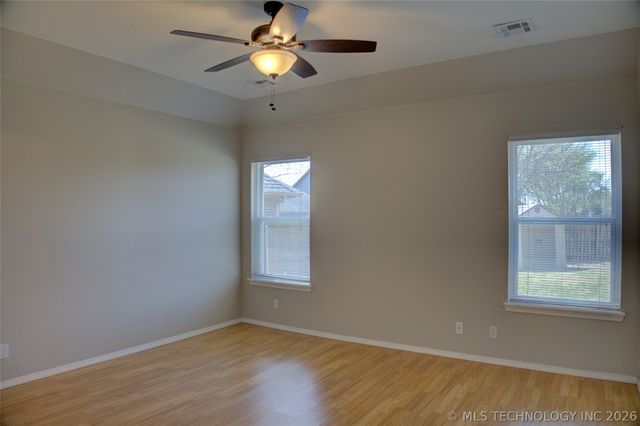 4812 S 195th East Avenue, Broken Arrow, OK 74014