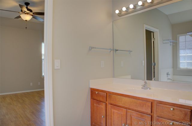 4812 S 195th East Avenue, Broken Arrow, OK 74014