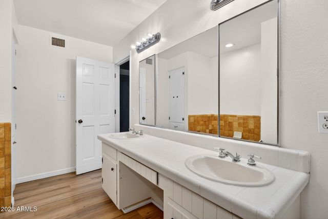 2142 W Meadow Drive, Phoenix, AZ 85023