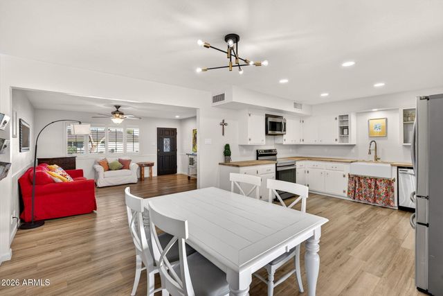2142 W Meadow Drive, Phoenix, AZ 85023