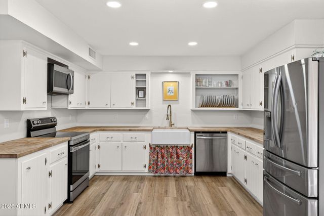 2142 W Meadow Drive, Phoenix, AZ 85023
