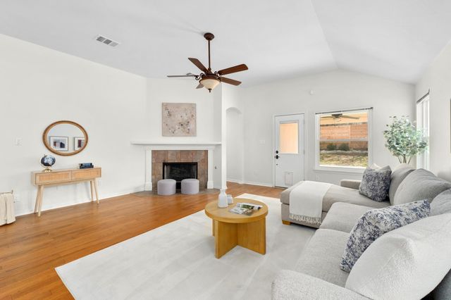 100 Pecanwood S, Kyle, TX 78640