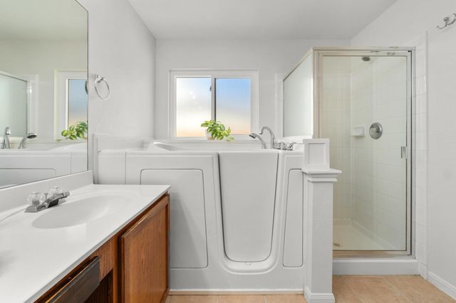 100 Pecanwood S, Kyle, TX 78640