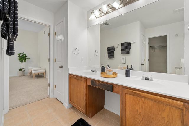 100 Pecanwood S, Kyle, TX 78640