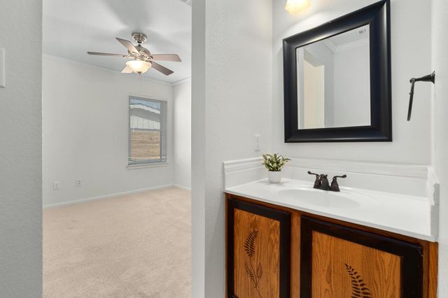 100 Pecanwood S, Kyle, TX 78640