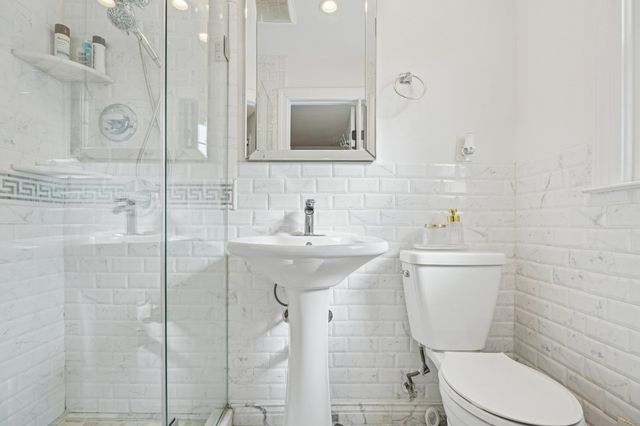 25 NATHAN WAY, Wayne, NJ 07470