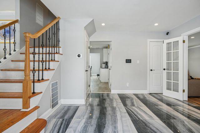 25 NATHAN WAY, Wayne, NJ 07470