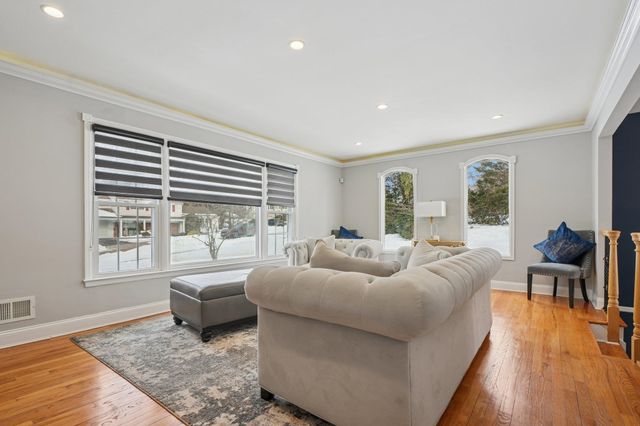 25 NATHAN WAY, Wayne, NJ 07470