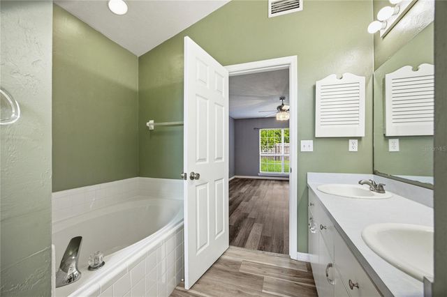 11624 NW 13TH LANE, Gainesville, FL 32606