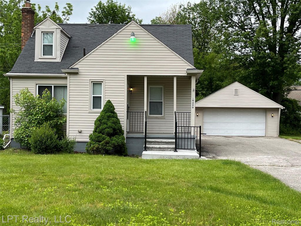 19490 Goldwin Street, Southfield, MI 48075