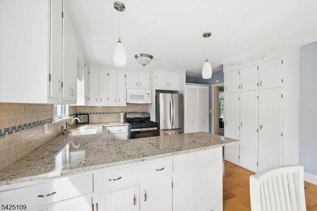 11 Oakdale Rd, Parsippany-troy Hills Twp., NJ 07834