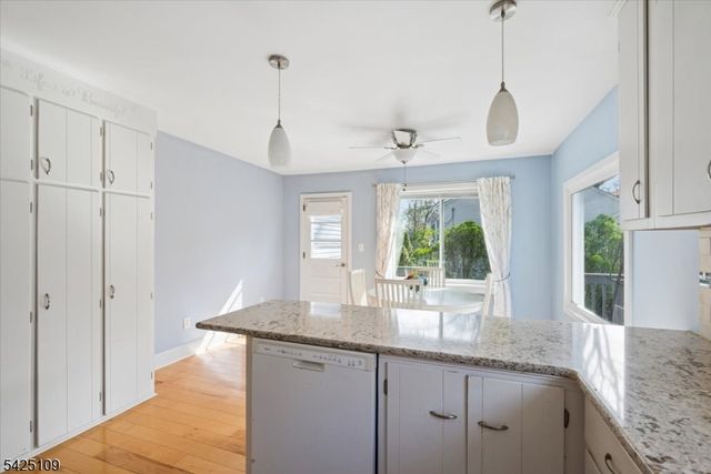 11 Oakdale Rd, Parsippany-troy Hills Twp., NJ 07834