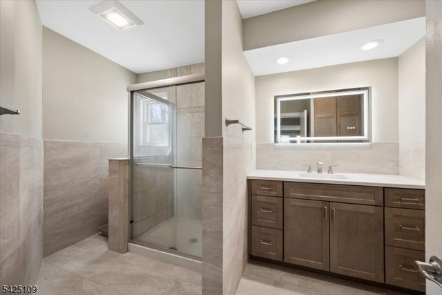 11 Oakdale Rd, Parsippany-troy Hills Twp., NJ 07834