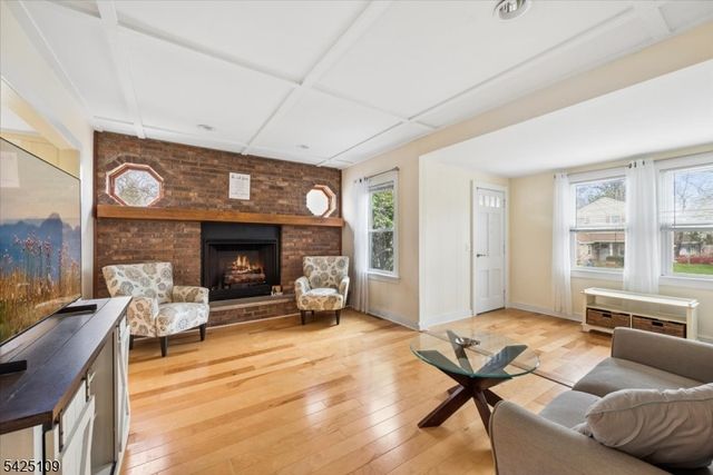 11 Oakdale Rd, Parsippany-troy Hills Twp., NJ 07834