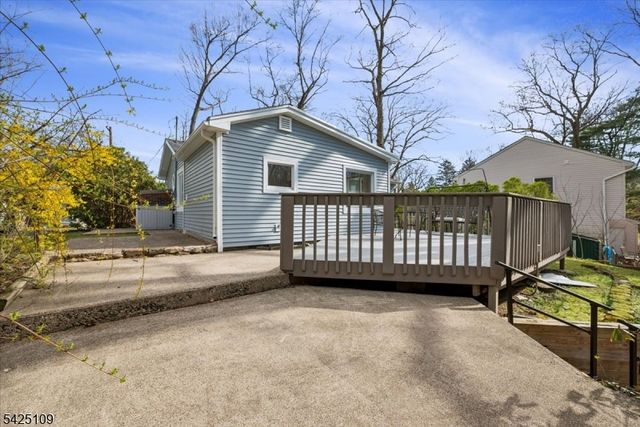 11 Oakdale Rd, Parsippany-troy Hills Twp., NJ 07834
