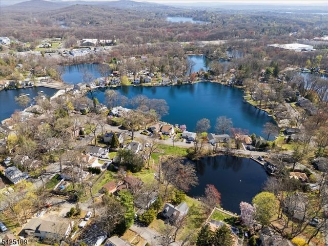 11 Oakdale Rd, Parsippany-troy Hills Twp., NJ 07834