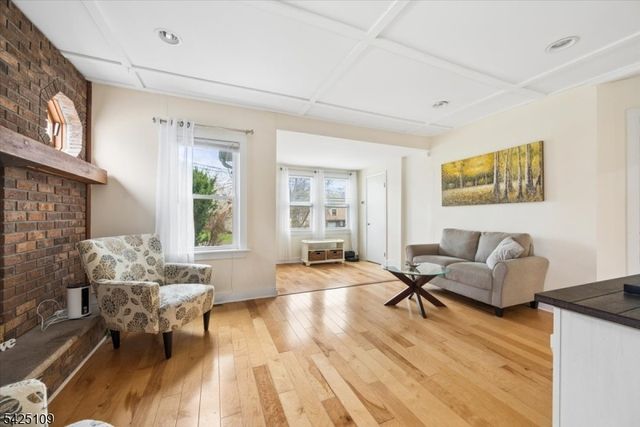 11 Oakdale Rd, Parsippany-troy Hills Twp., NJ 07834