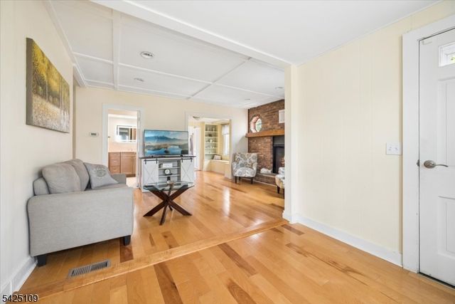 11 Oakdale Rd, Parsippany-troy Hills Twp., NJ 07834