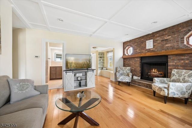 11 Oakdale Rd, Parsippany-troy Hills Twp., NJ 07834