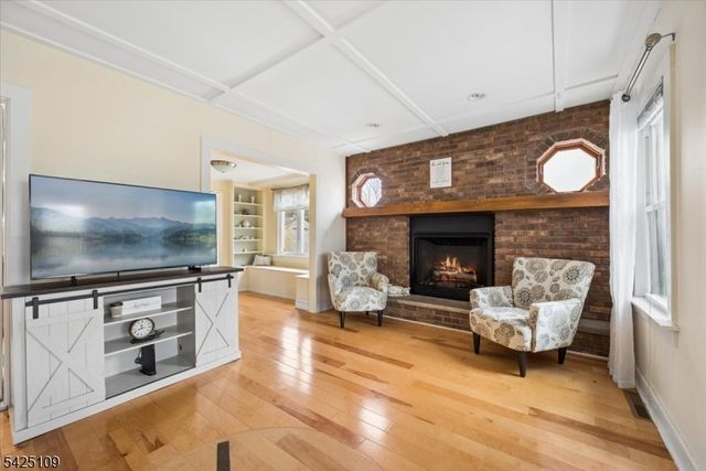11 Oakdale Rd, Parsippany-troy Hills Twp., NJ 07834