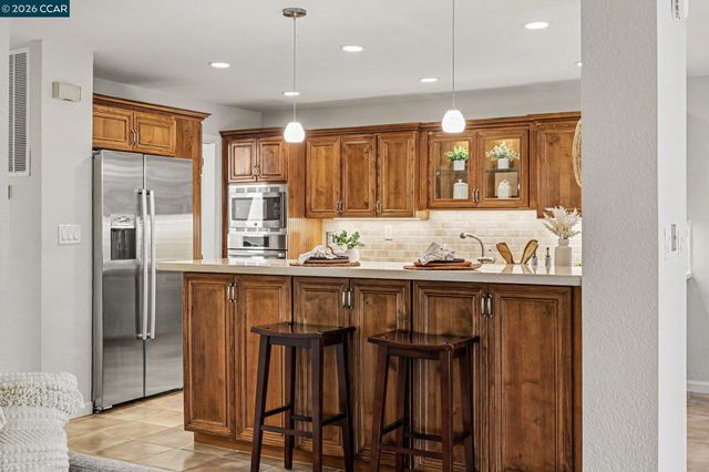 1827 Lamplight Court, Walnut Creek, CA 94597