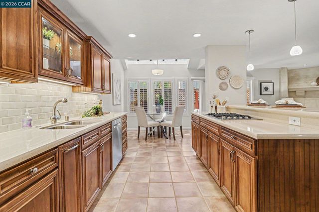 1827 Lamplight Court, Walnut Creek, CA 94597