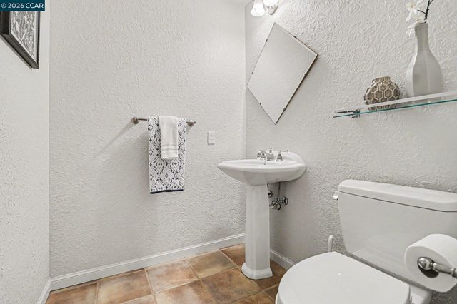 1827 Lamplight Court, Walnut Creek, CA 94597