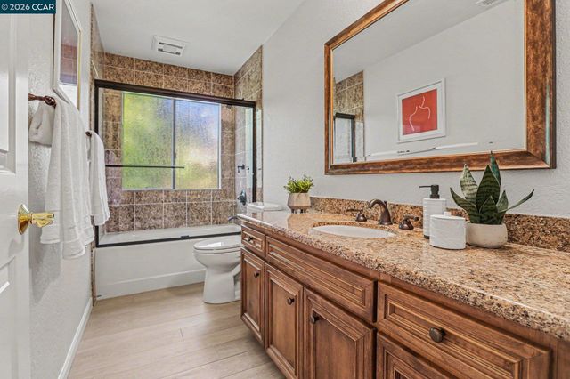 1827 Lamplight Court, Walnut Creek, CA 94597