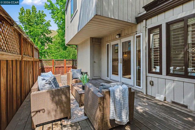 1827 Lamplight Court, Walnut Creek, CA 94597