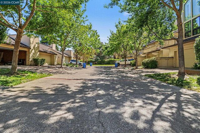 1827 Lamplight Court, Walnut Creek, CA 94597