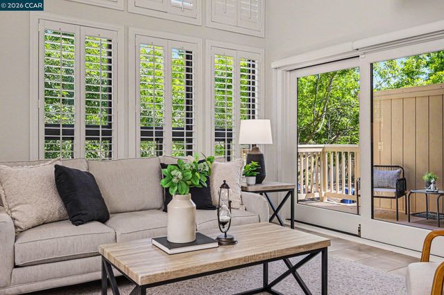 1827 Lamplight Court, Walnut Creek, CA 94597