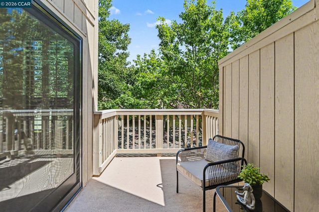 1827 Lamplight Court, Walnut Creek, CA 94597