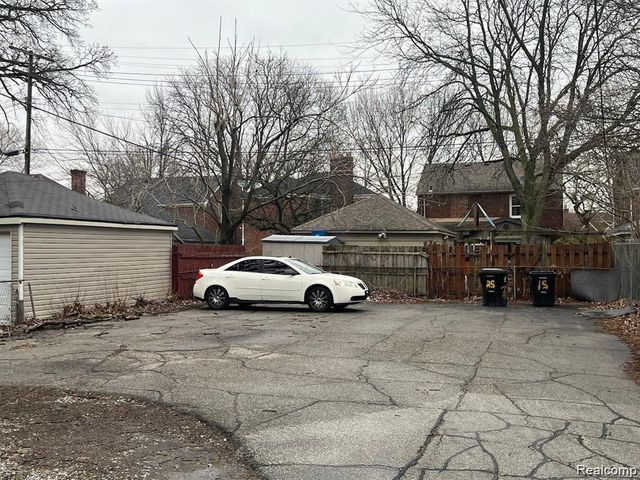 4830 Grayton, Detroit, MI 48224