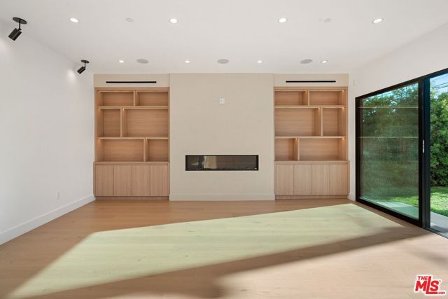 3517 Redwood Avenue, Los Angeles, CA 90066