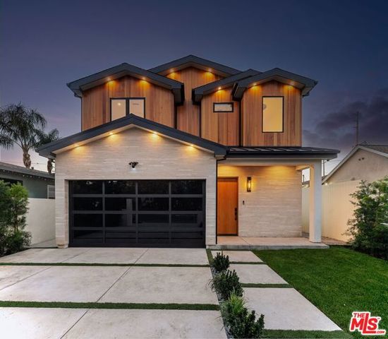 3517 Redwood Avenue, Los Angeles, CA 90066