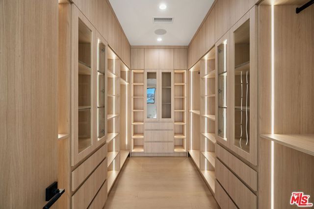 3517 Redwood Avenue, Los Angeles, CA 90066