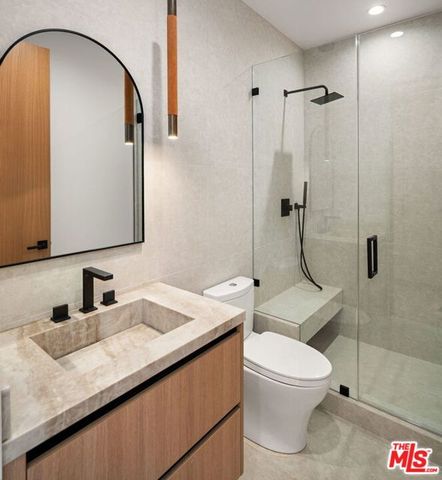 3517 Redwood Avenue, Los Angeles, CA 90066