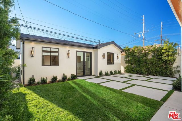 3517 Redwood Avenue, Los Angeles, CA 90066