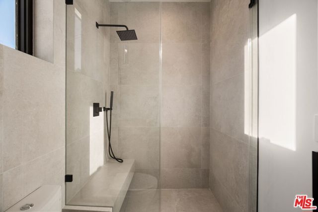 3517 Redwood Avenue, Los Angeles, CA 90066