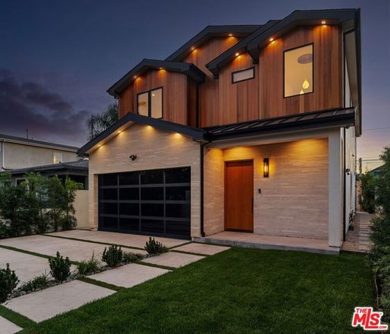 3517 Redwood Avenue, Los Angeles, CA 90066