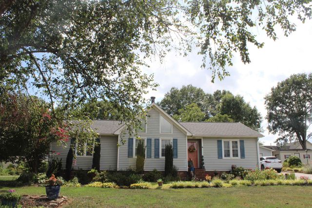 1170 Hanging Rock Road, Boiling Springs, SC 29316