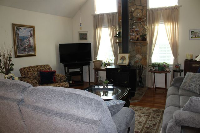 1170 Hanging Rock Road, Boiling Springs, SC 29316