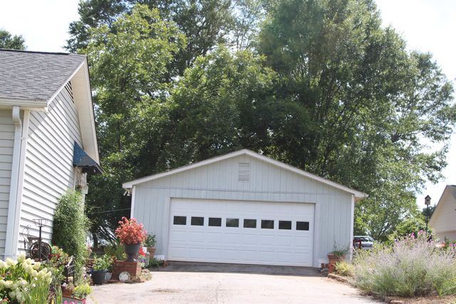 1170 Hanging Rock Road, Boiling Springs, SC 29316