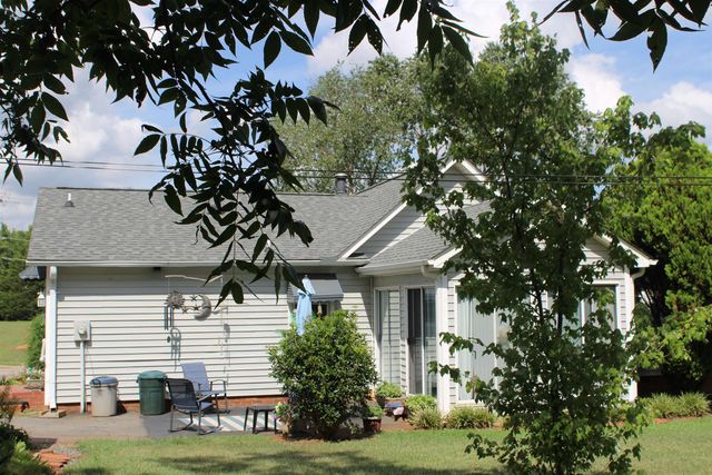 1170 Hanging Rock Road, Boiling Springs, SC 29316