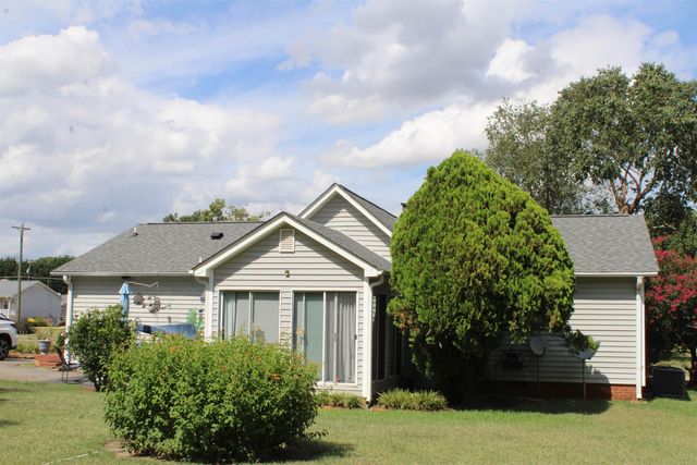 1170 Hanging Rock Road, Boiling Springs, SC 29316