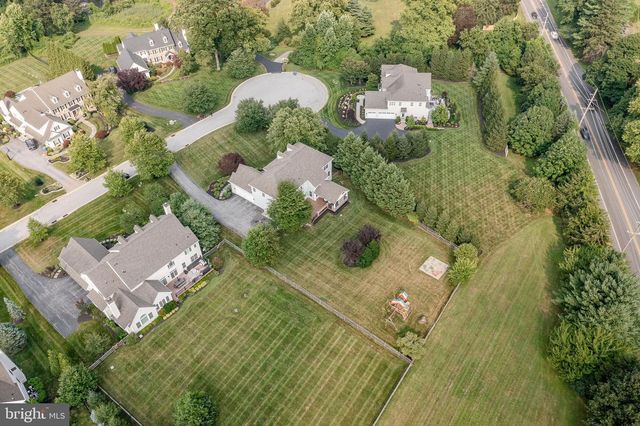 1040 BRICK HOUSE FARM LN, Newtown Square, PA 19073