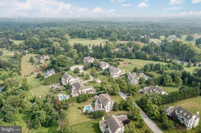 1040 BRICK HOUSE FARM LN, Newtown Square, PA 19073