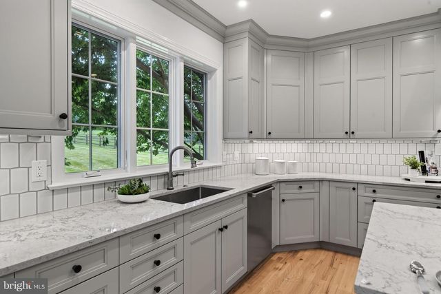 1040 BRICK HOUSE FARM LN, Newtown Square, PA 19073