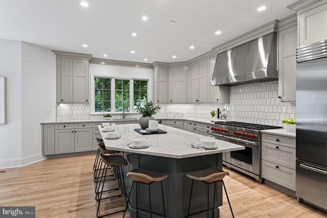 1040 BRICK HOUSE FARM LN, Newtown Square, PA 19073