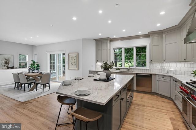 1040 BRICK HOUSE FARM LN, Newtown Square, PA 19073